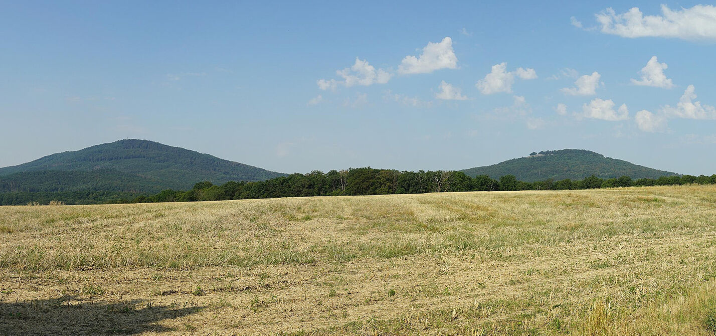 Blick auf die Gleichberge Blick auf die Geleichberge