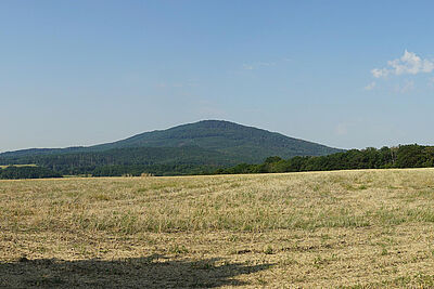 Blick auf die Gleichberge Blick auf die Geleichberge